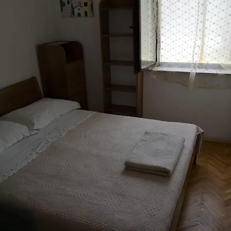 Sea View Apartment *